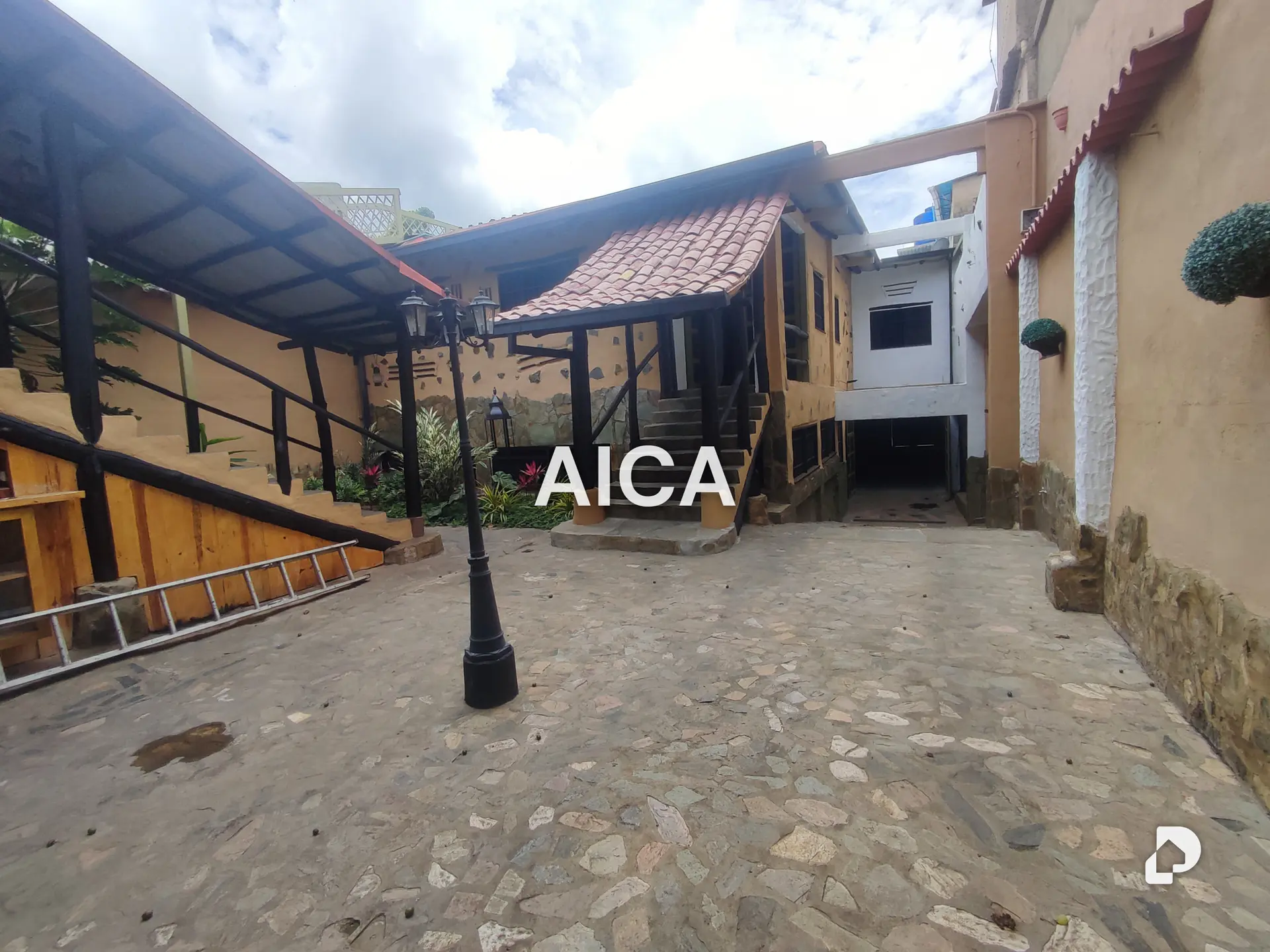 Local comercial en El Hatillo, Caracas – 2