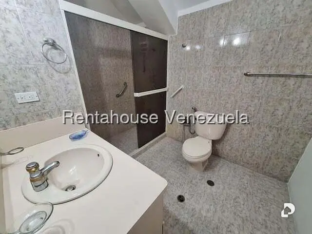 Apartamento en Las Esmeraldas, Caracas – 28