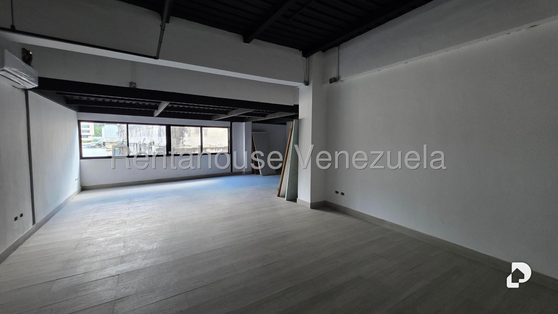 Edificio en La Trinidad, Caracas – 13