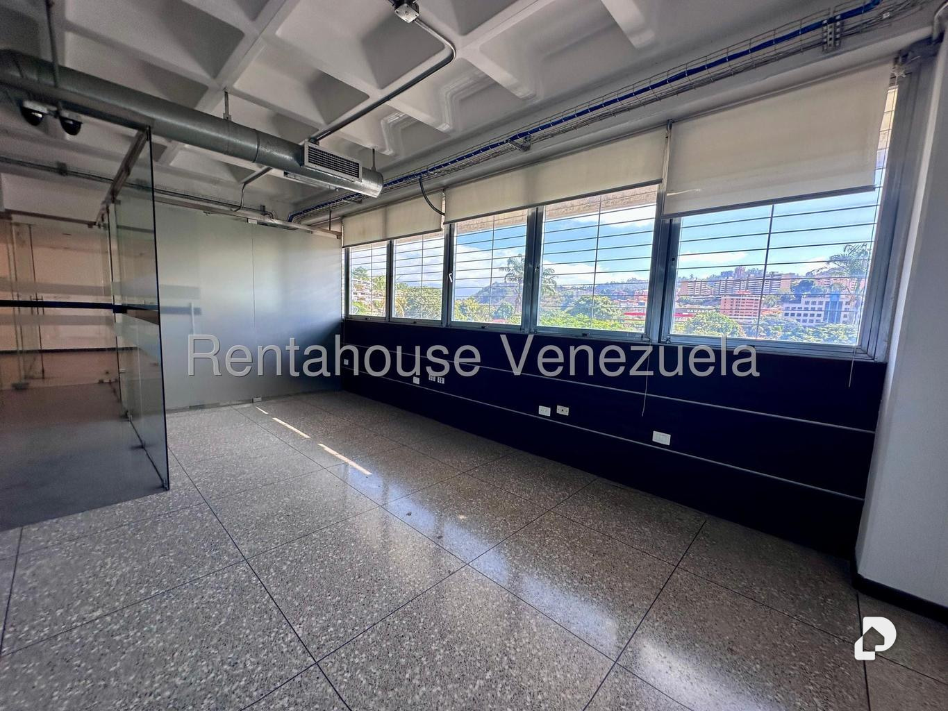 Oficina en La Trinidad, Caracas – 15