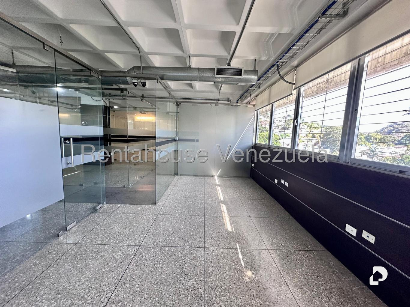 Oficina en La Trinidad, Caracas – 12