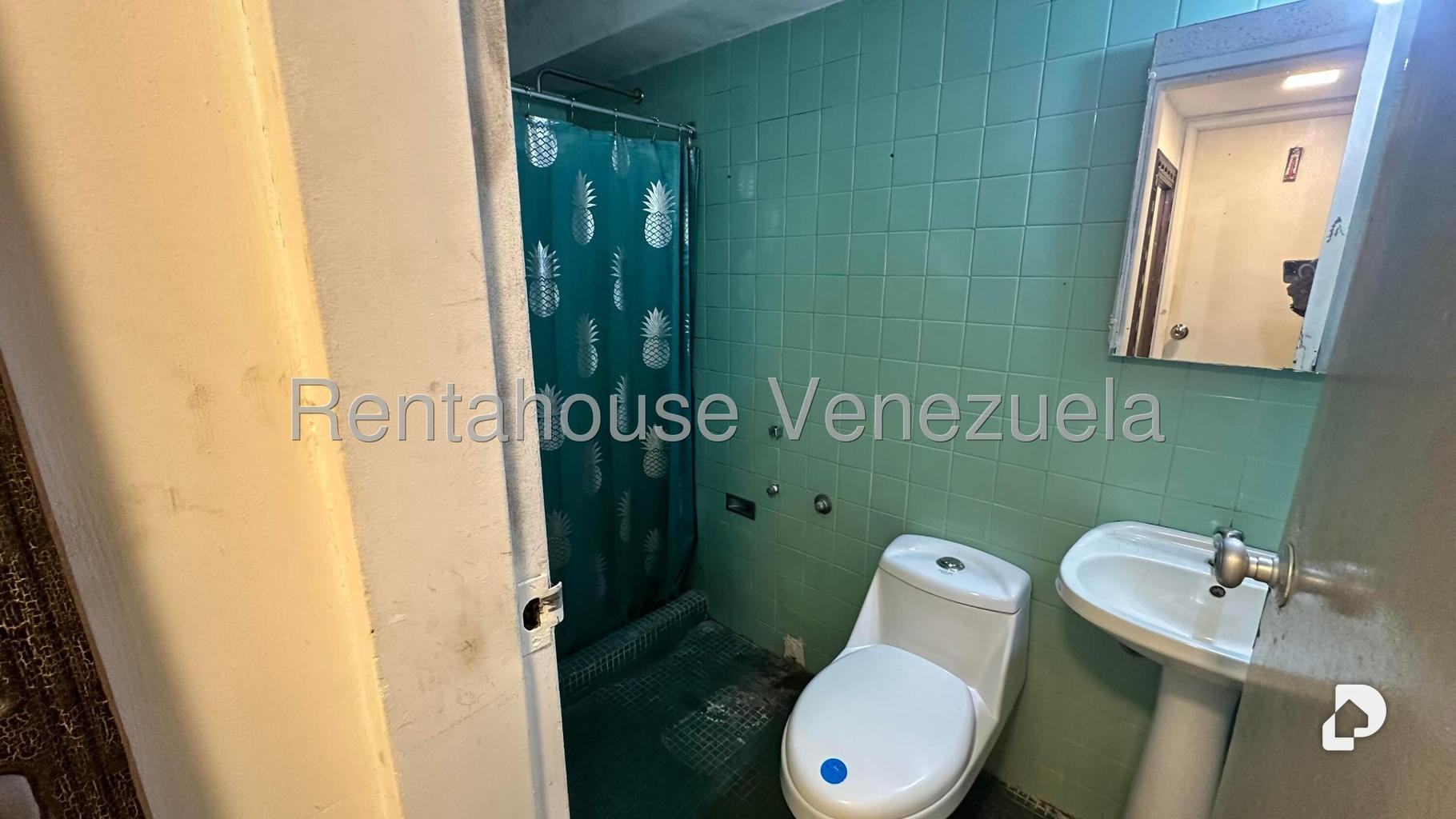 Apartamento en Parroquia Santa Rosalía, Caracas – 13