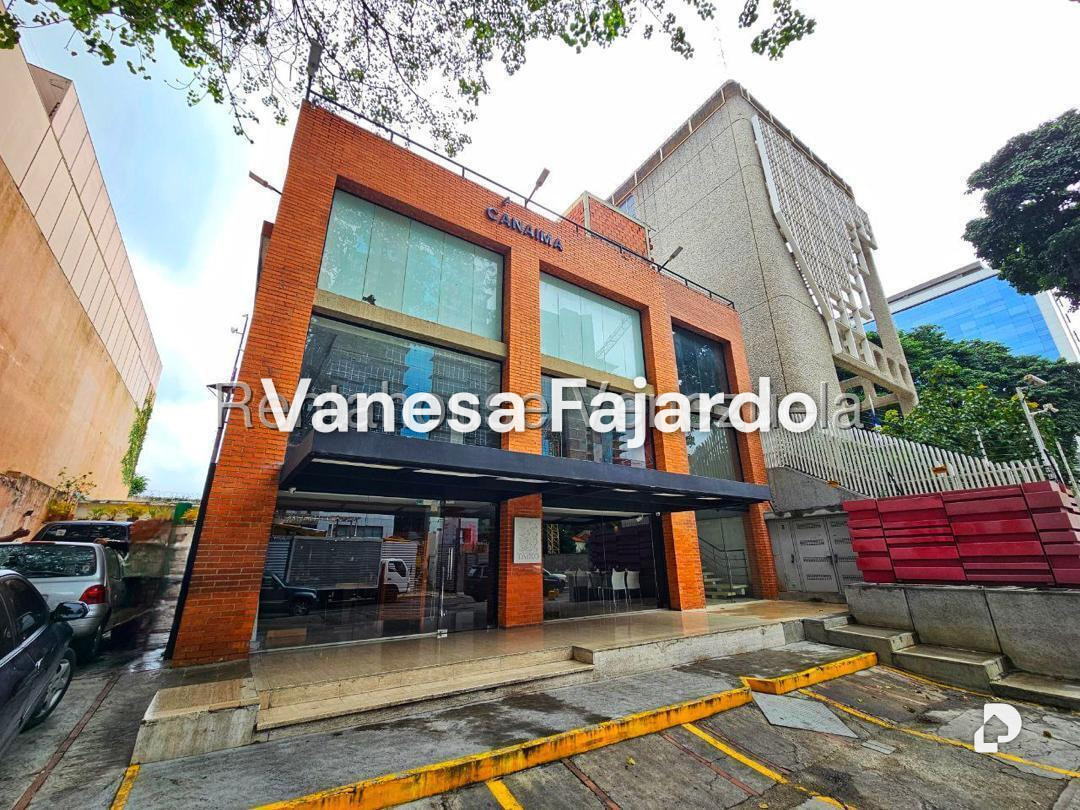 Building in Las Mercedes, Caracas – 2