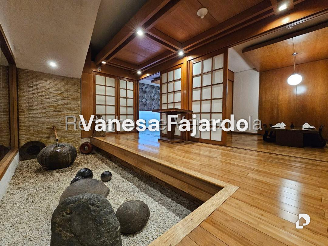 Building in Las Mercedes, Caracas – 29