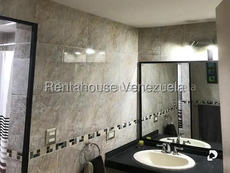 Apartamento en Santa Rosa de Lima, Caracas – 13