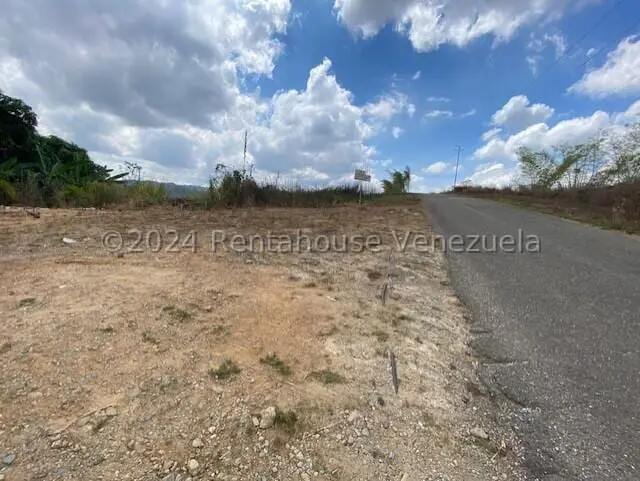 Terreno en Bosques de La Lagunita, Caracas - 1