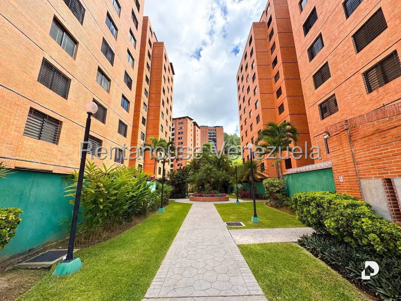 Apartamento en Colinas de La Tahona, Caracas – 2
