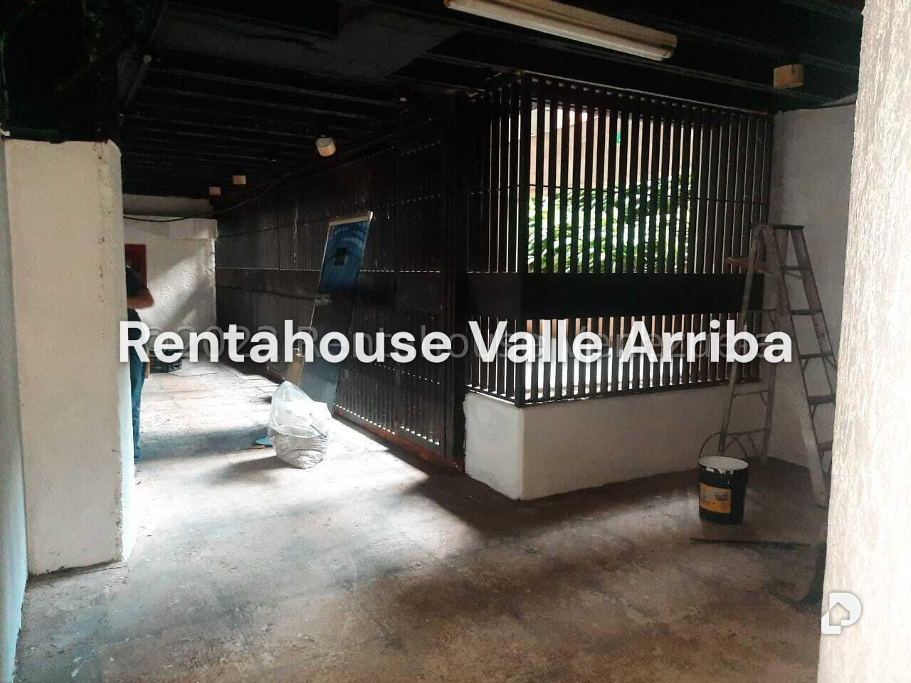 Local comercial en Montalbán I, Caracas – 12