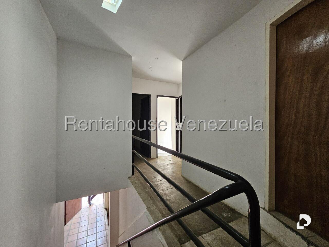 Local comercial en El Hatillo, Caracas – 24