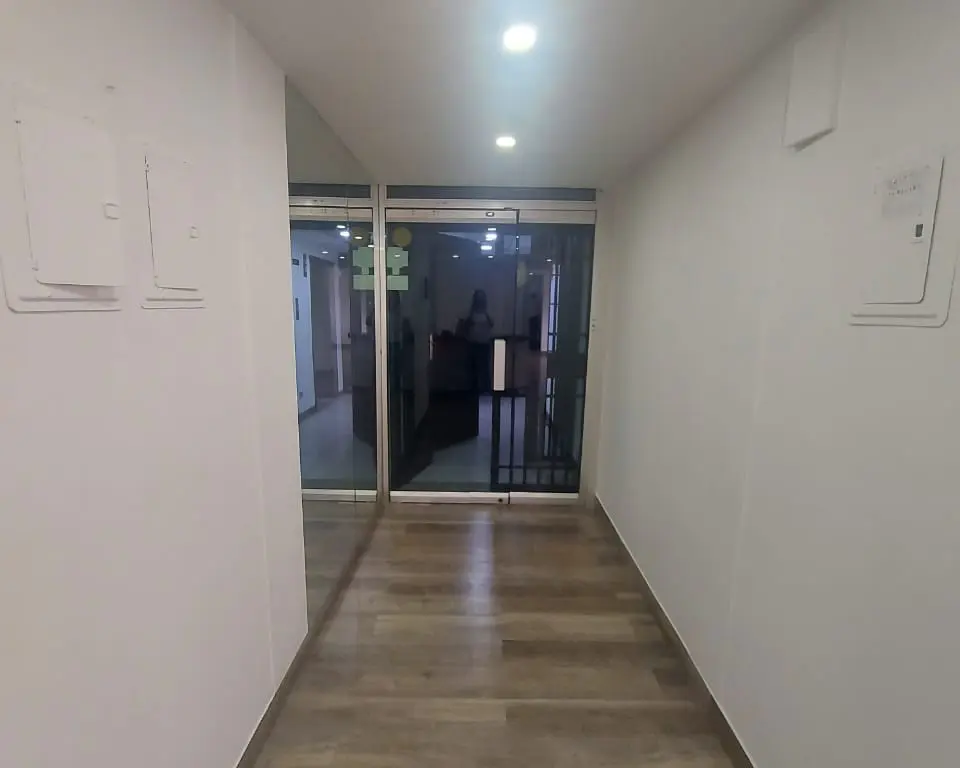 Office in Los Palos Grandes, Caracas - 1