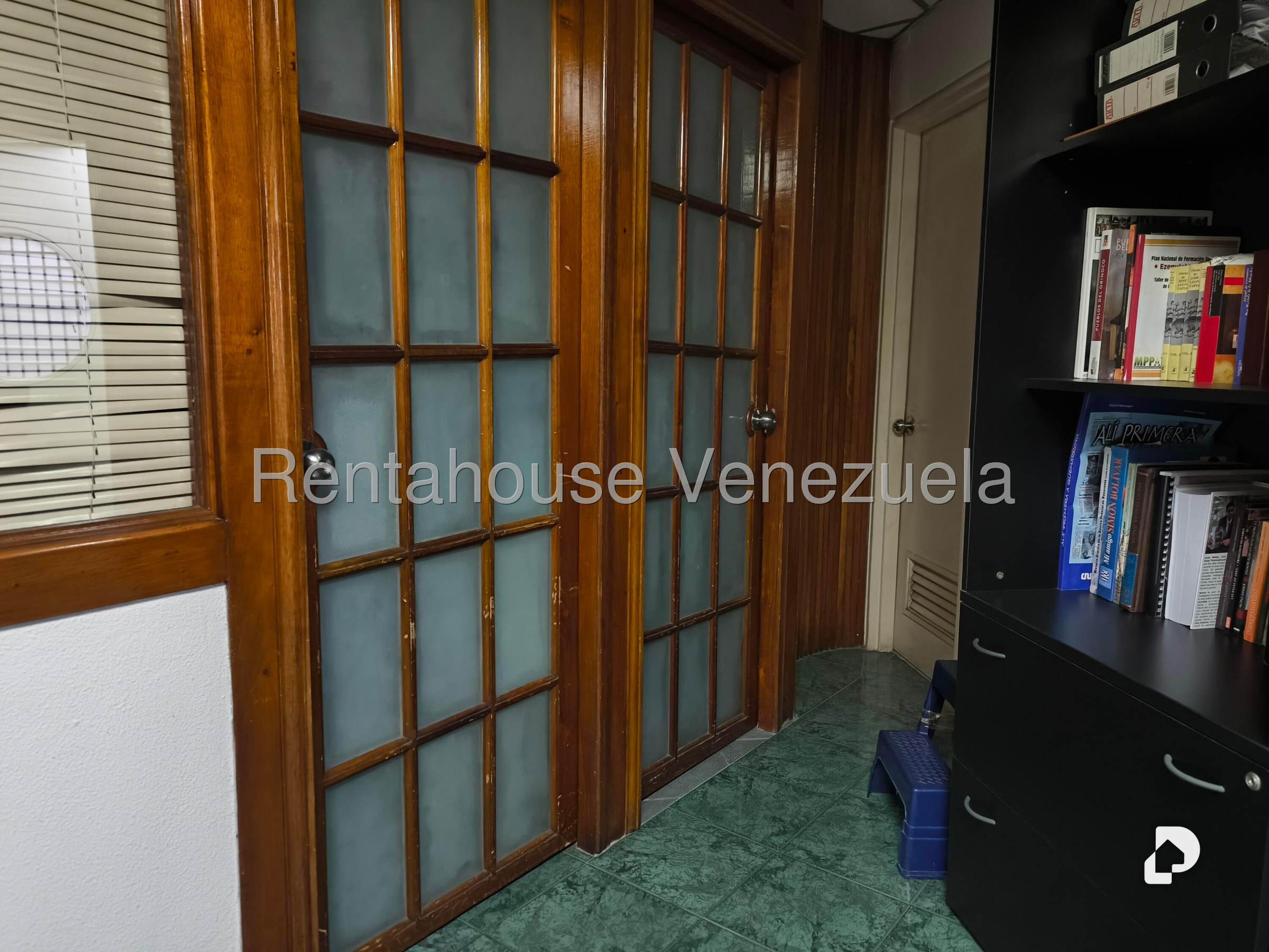 Oficina en Sabana Grande, Caracas – 19