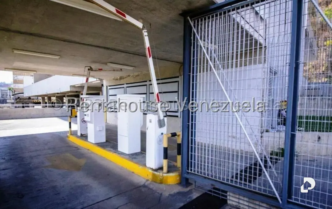 Local comercial en Macaracuay, Caracas – 30