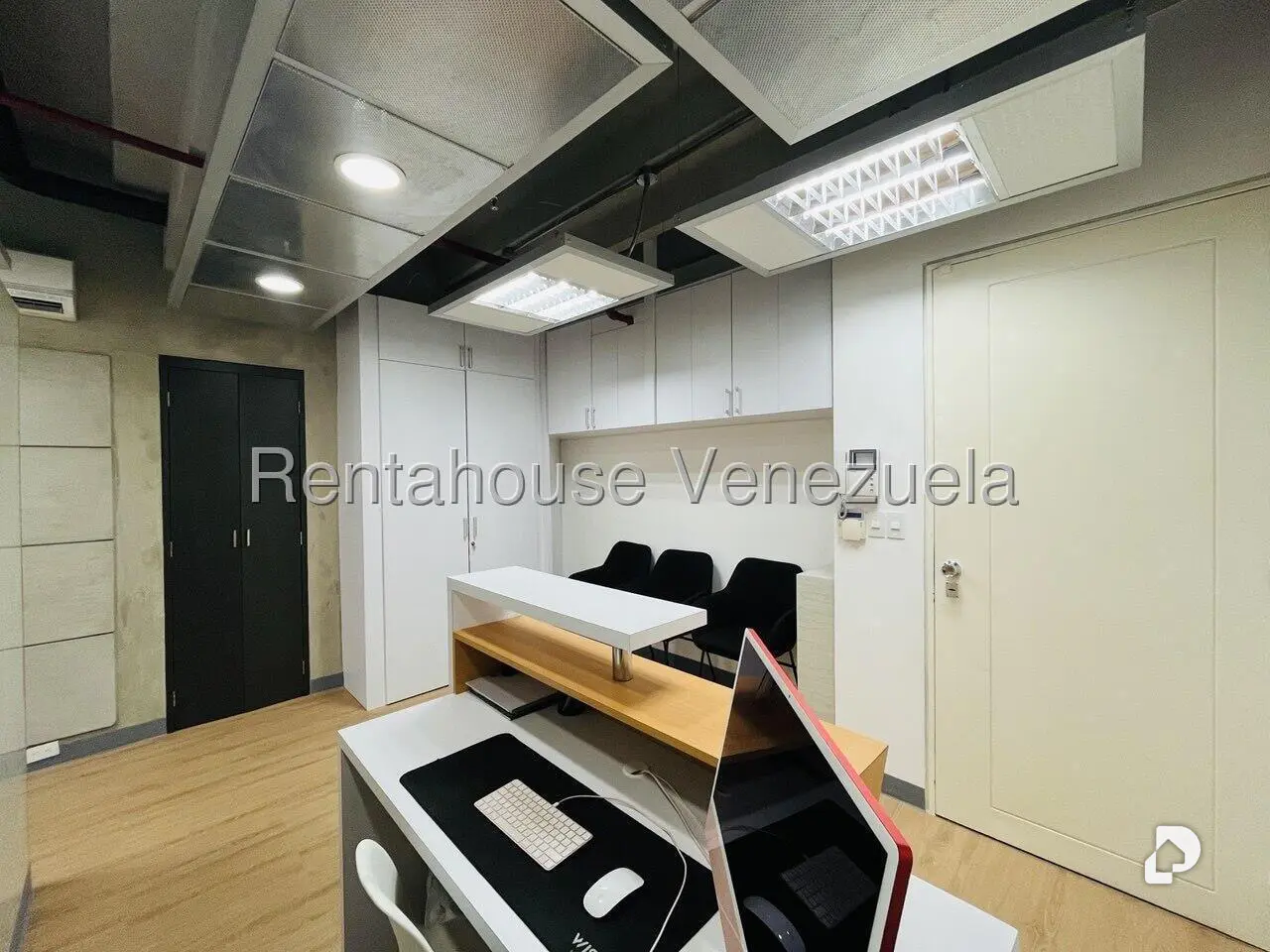 Local comercial en Macaracuay, Caracas – 12