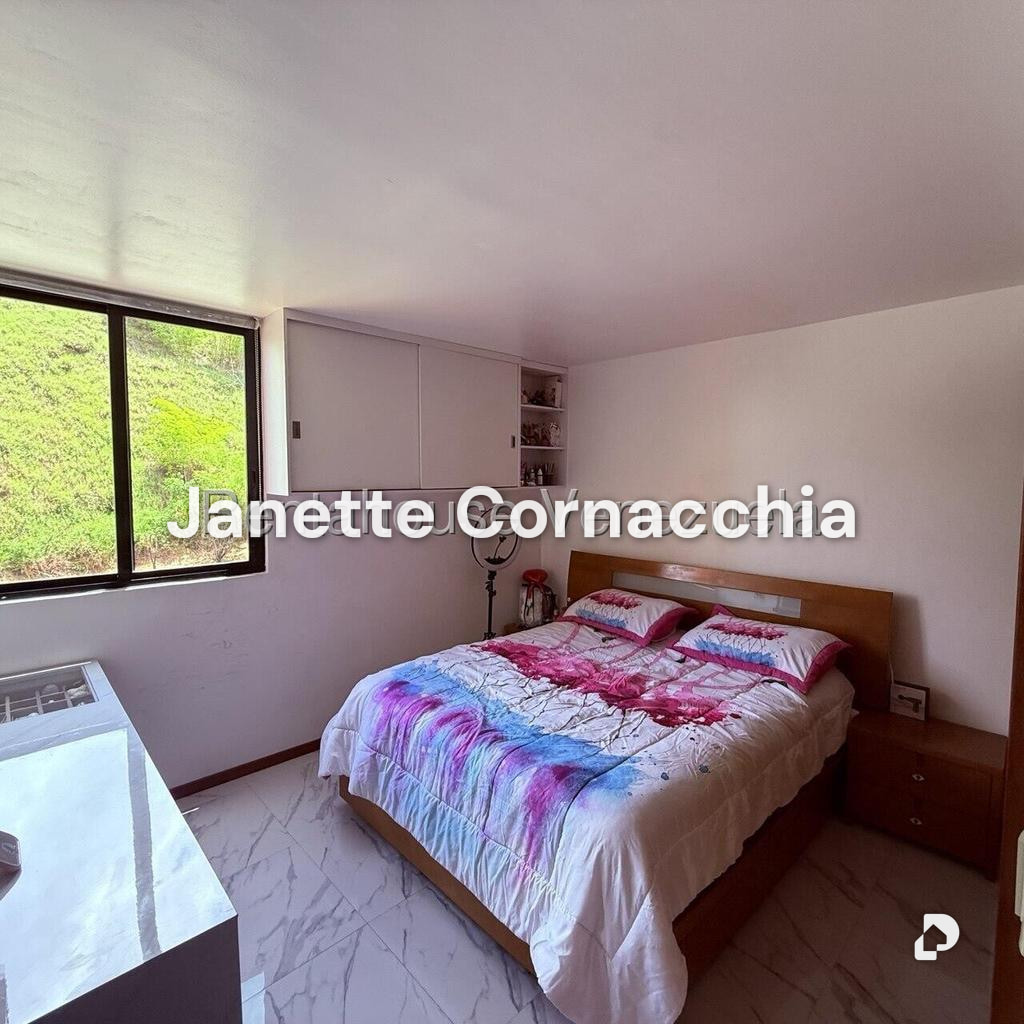 Apartamento en Colinas de La Tahona, Caracas