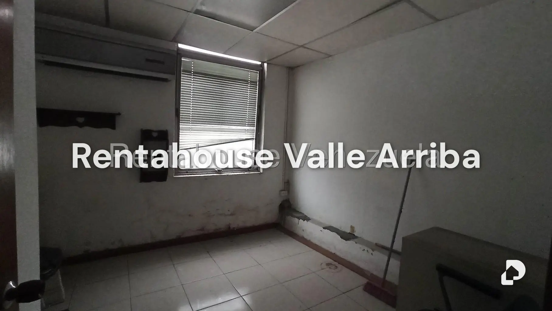 Oficina en Parroquia Altagracia, Caracas – 18