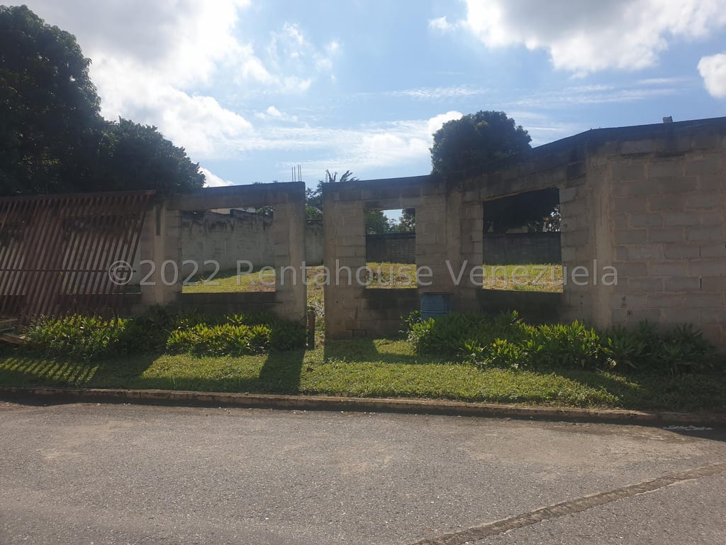 Terreno en Colinas de Guataparo, Valencia - 1