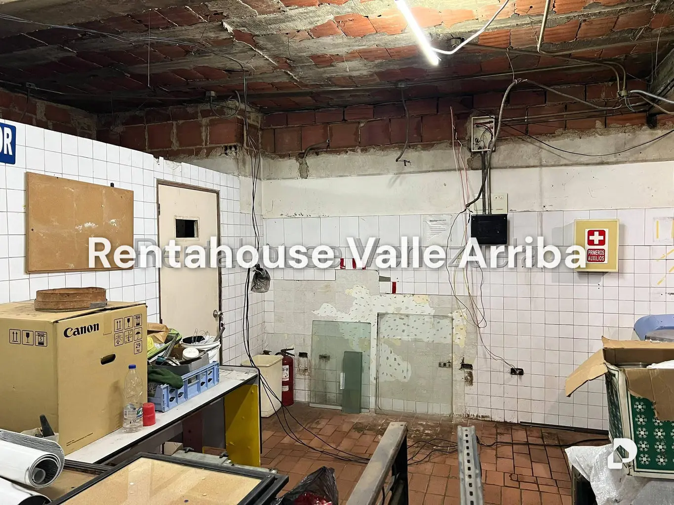 Local comercial en La Urbina, Caracas – 17