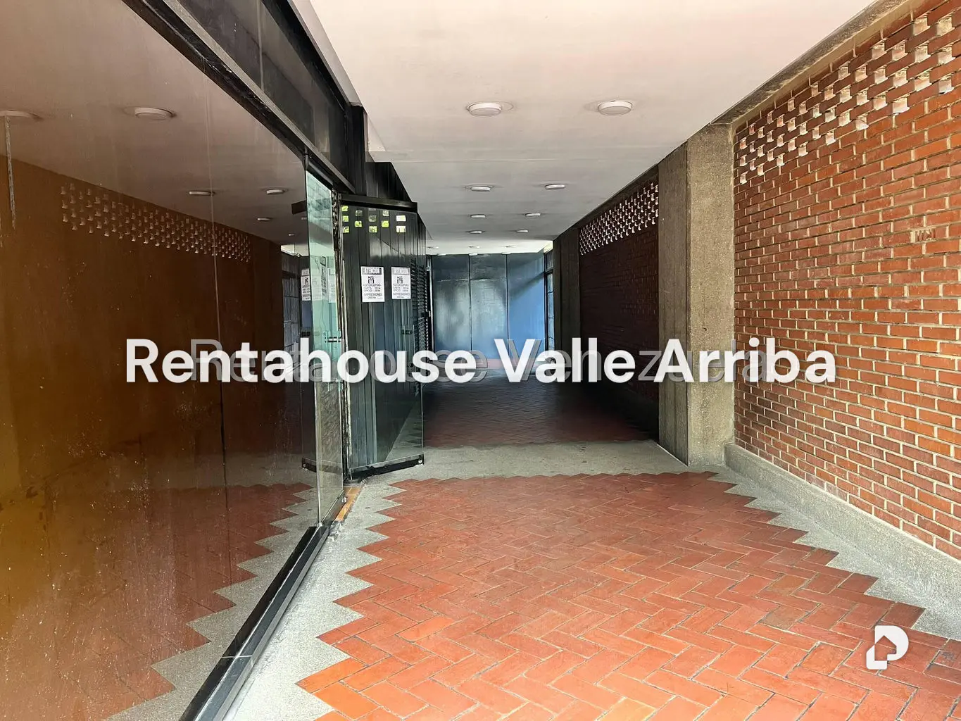 Local comercial en La Urbina, Caracas – 6