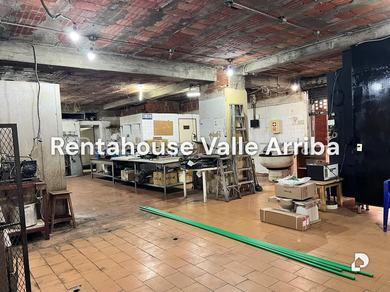 Local comercial en La Urbina, Caracas – 22