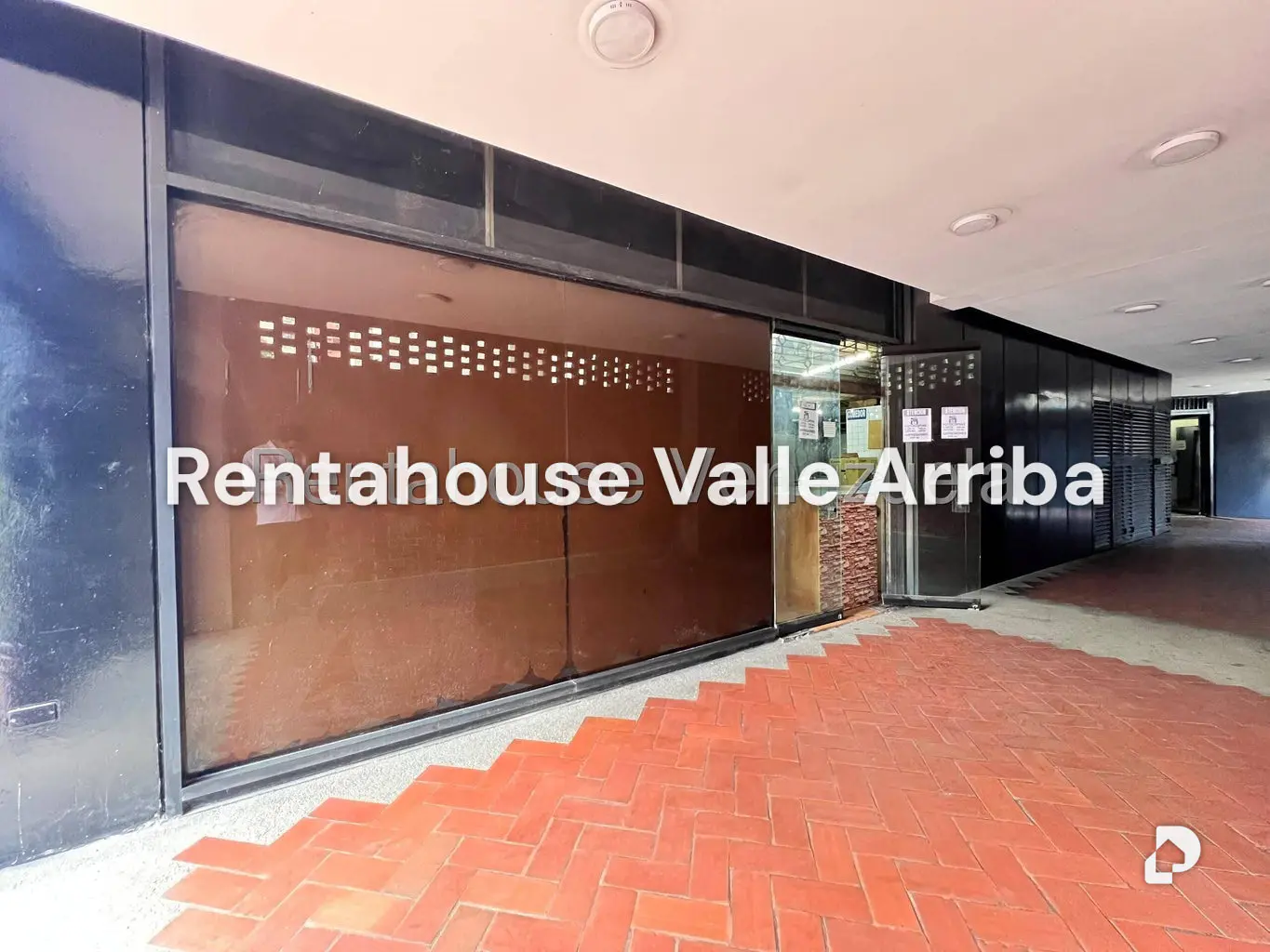 Local comercial en La Urbina, Caracas – 8