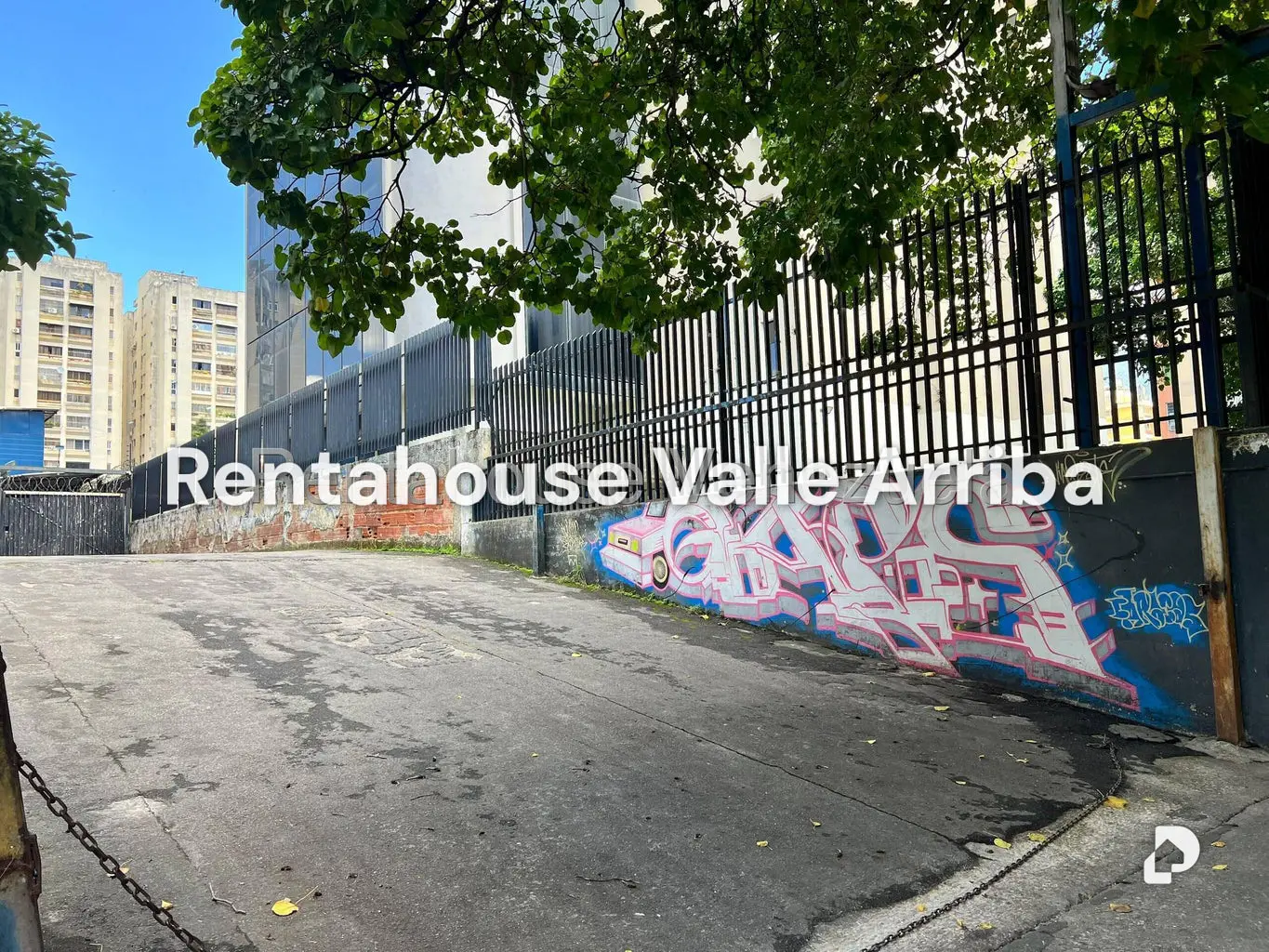 Local comercial en La Urbina, Caracas – 21