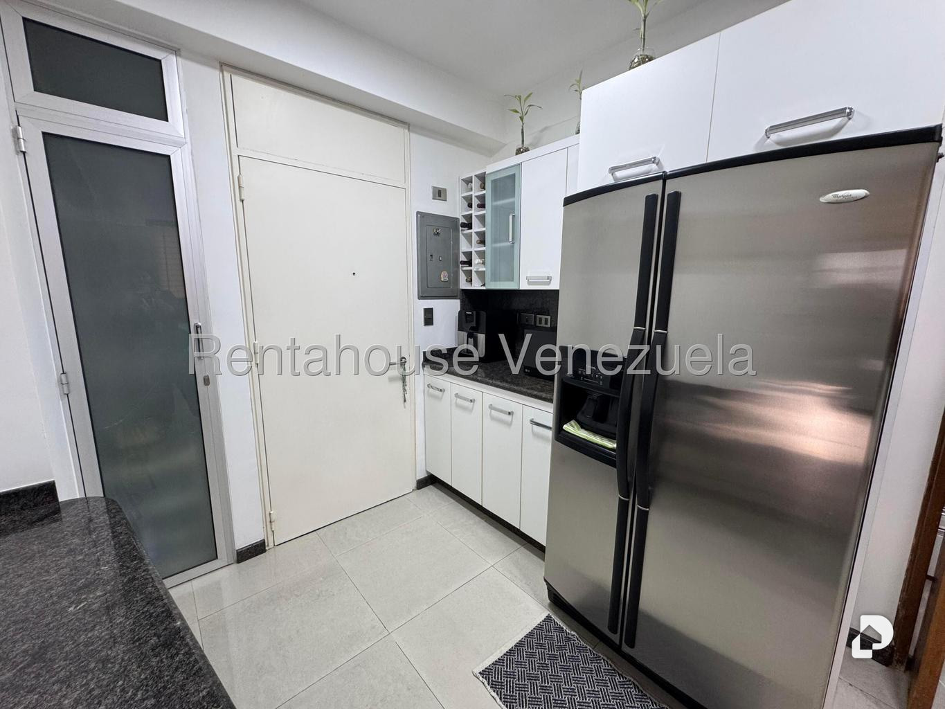 Apartamento en Las Mercedes, Caracas – 24