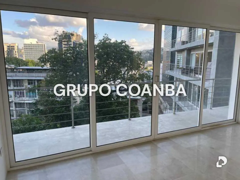 Apartamento en Country Club, Caracas – 10