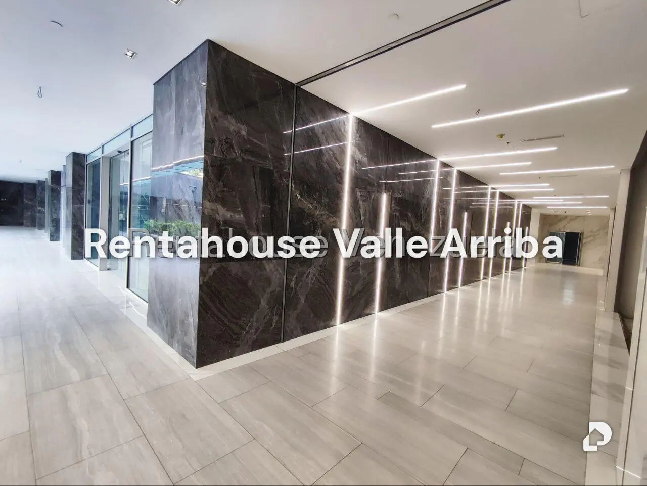 Local comercial en Campo Alegre, Caracas – 14