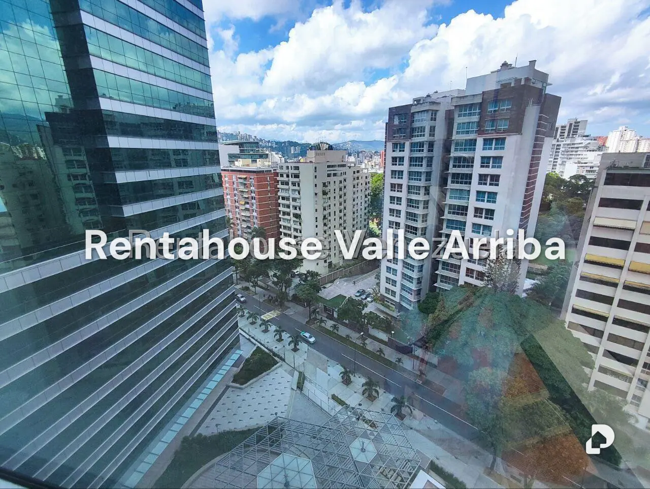 Local comercial en Campo Alegre, Caracas – 12
