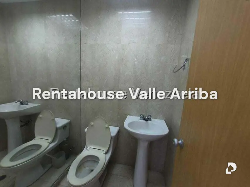 Local comercial en El Rosal, Caracas – 18