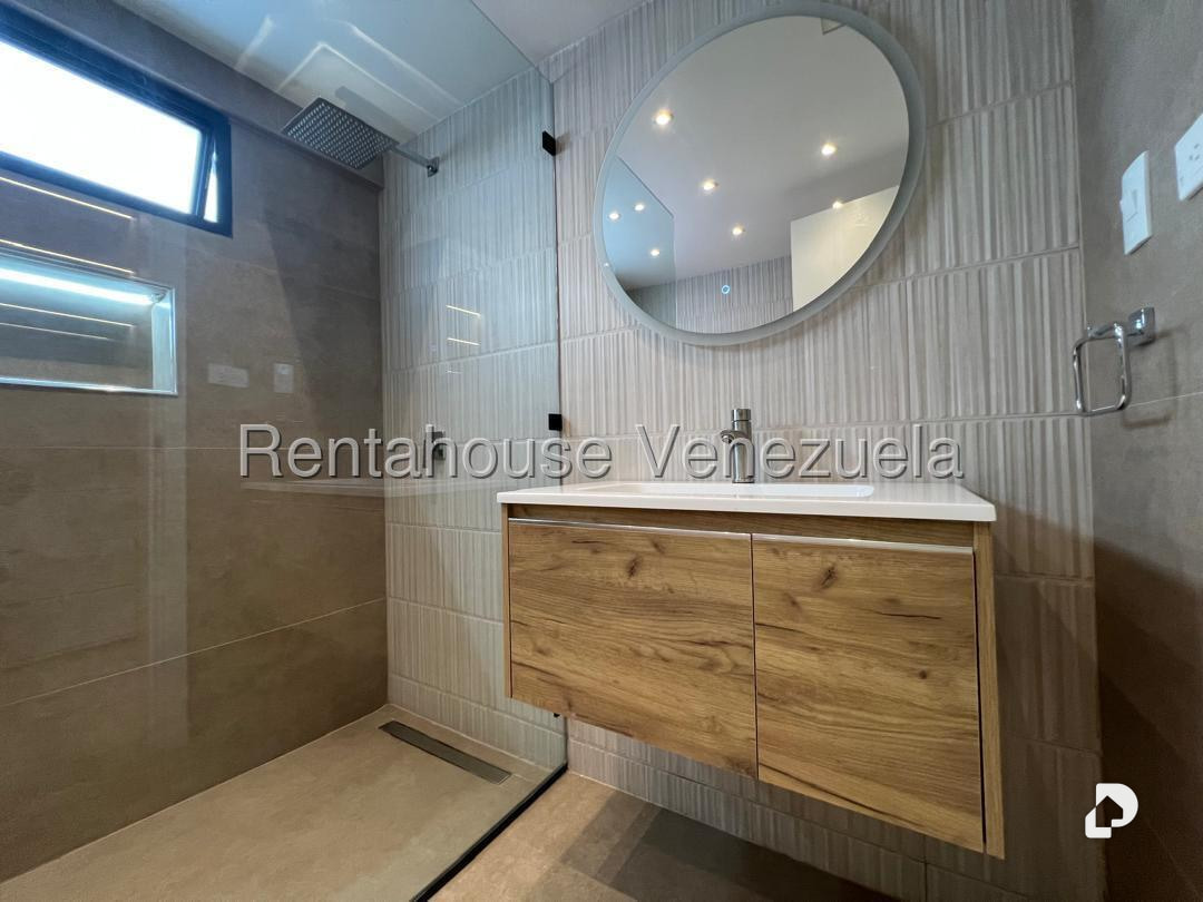 House in Los Palos Grandes, Caracas – 14