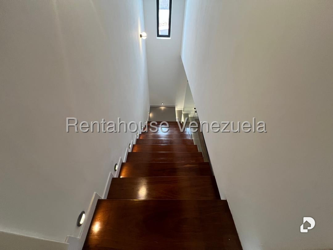 House in Los Palos Grandes, Caracas – 24