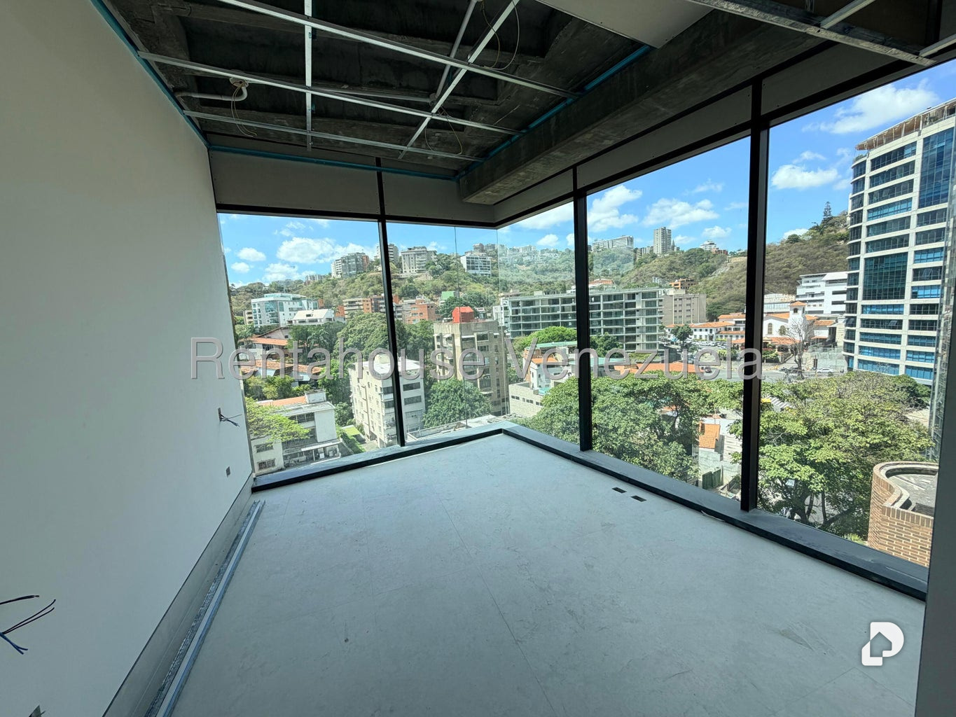 Oficina en Las Mercedes, Caracas – 17