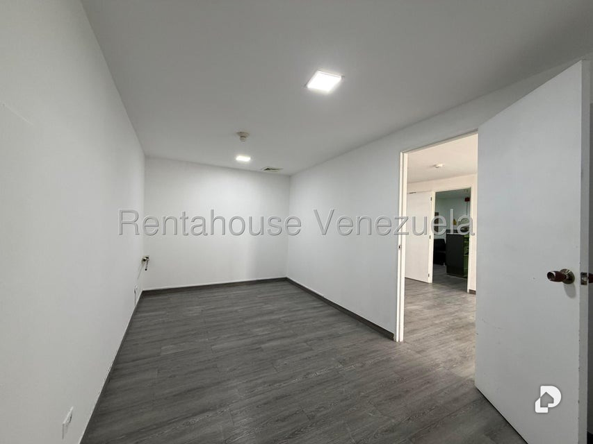 Oficina en Chuao, Caracas – 7