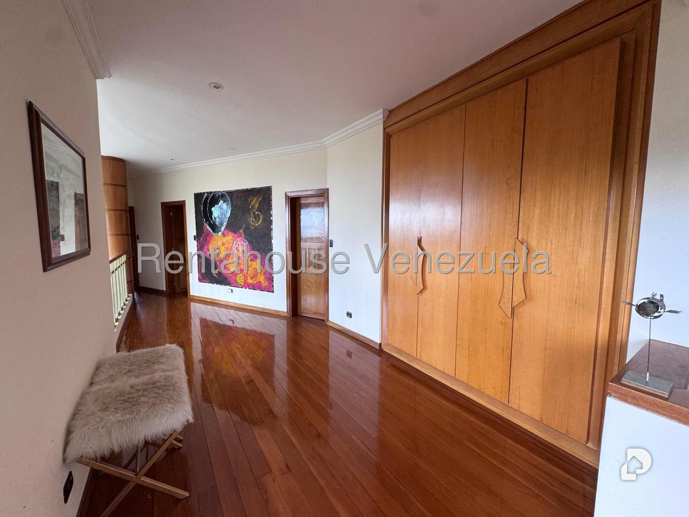 Casa en Oripoto, Caracas – 25