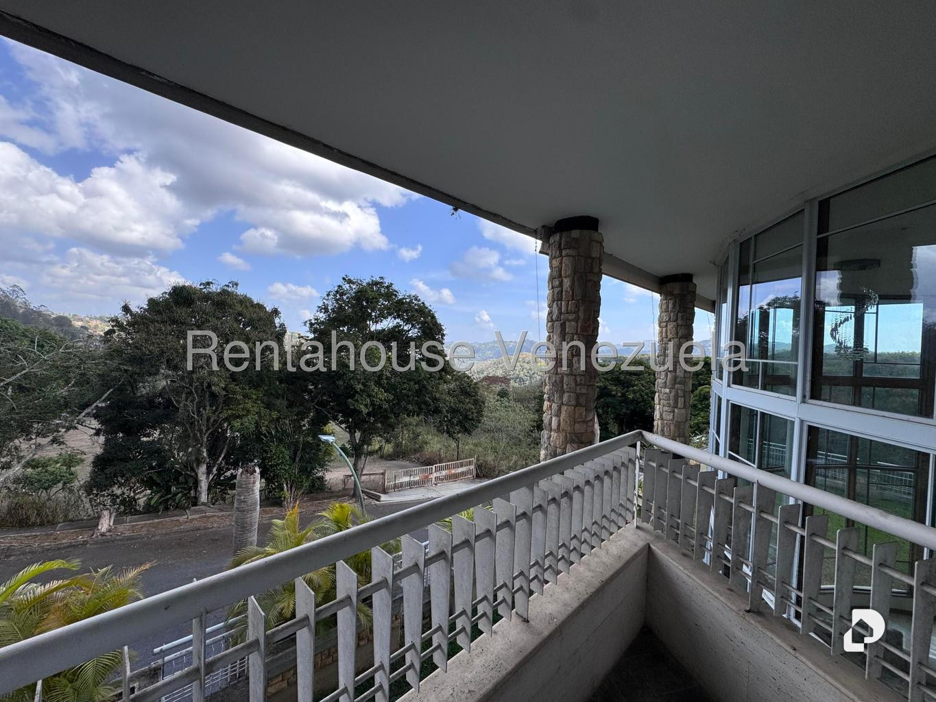 Casa en Oripoto, Caracas – 24