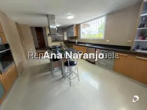 Casa en Prados del Este, Caracas – 30