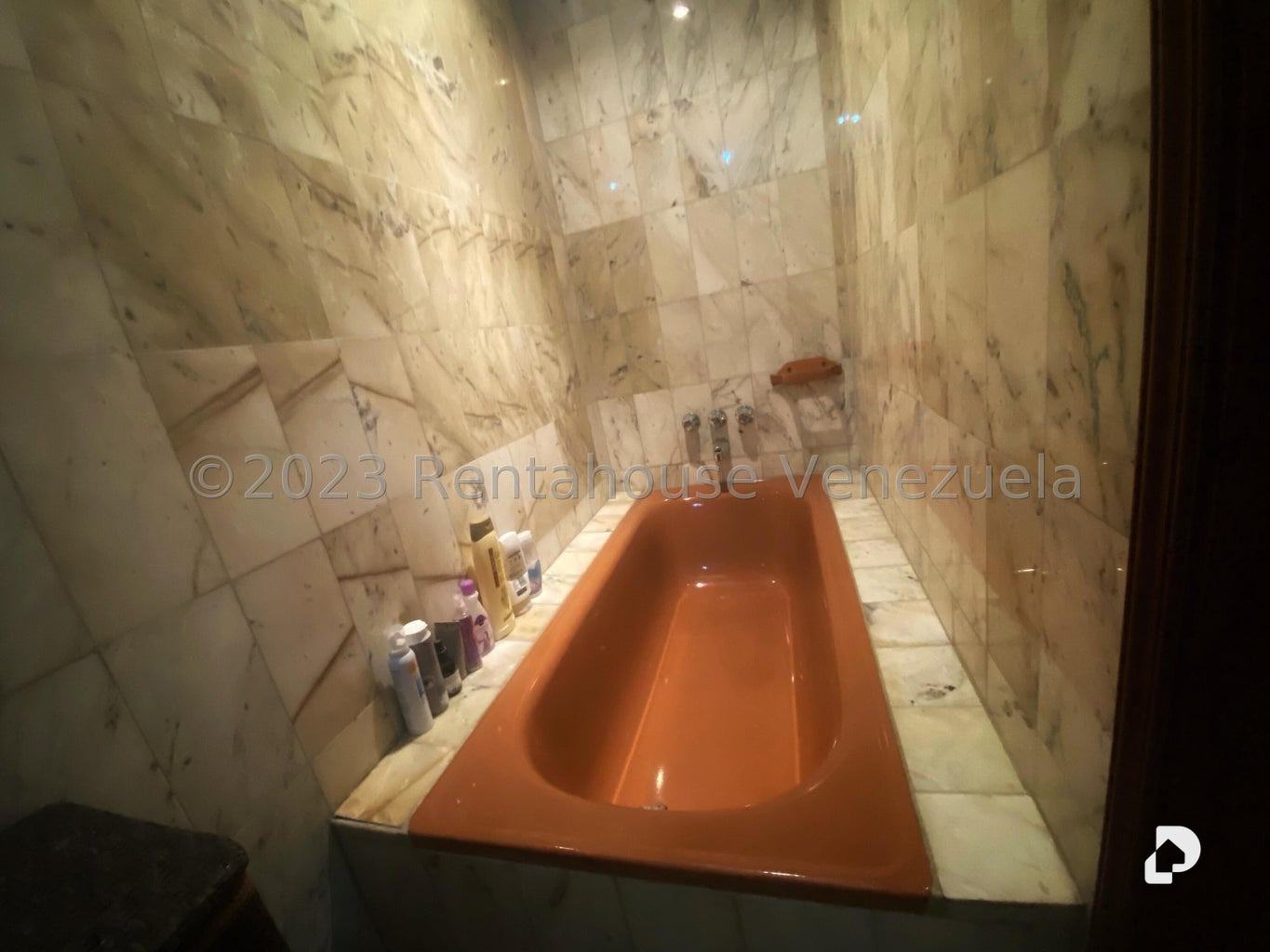Casa en Miranda, Caracas – 27