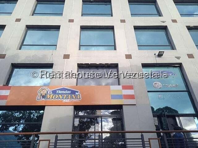 Local comercial en La Urbina, Caracas - 1