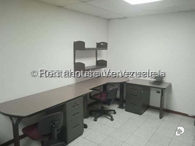 Local comercial en La Urbina, Caracas – 29