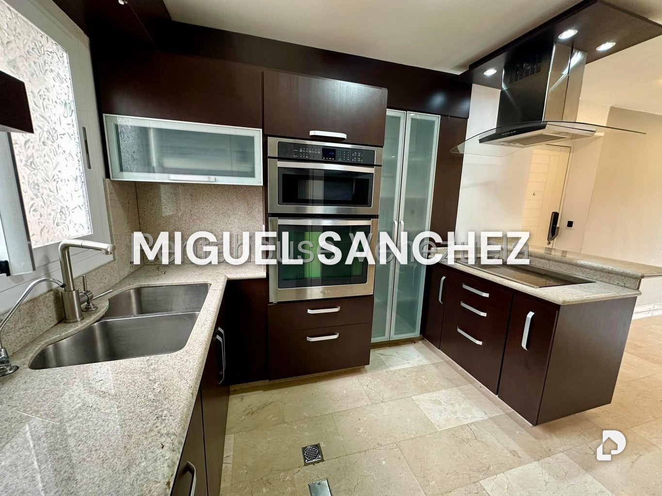 Apartamento en El Rosal, Caracas – 12