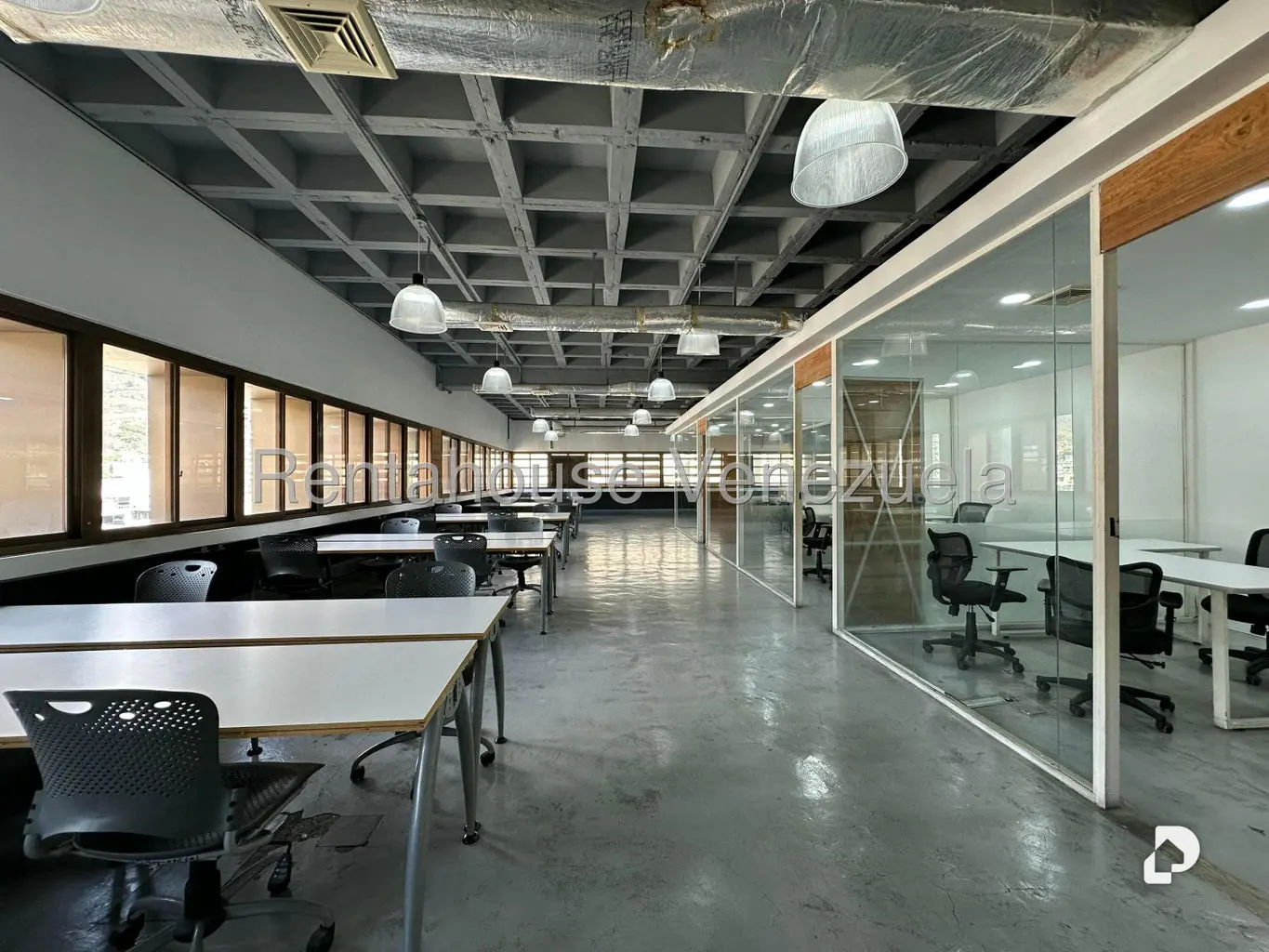 Oficina en Los Palos Grandes, Caracas