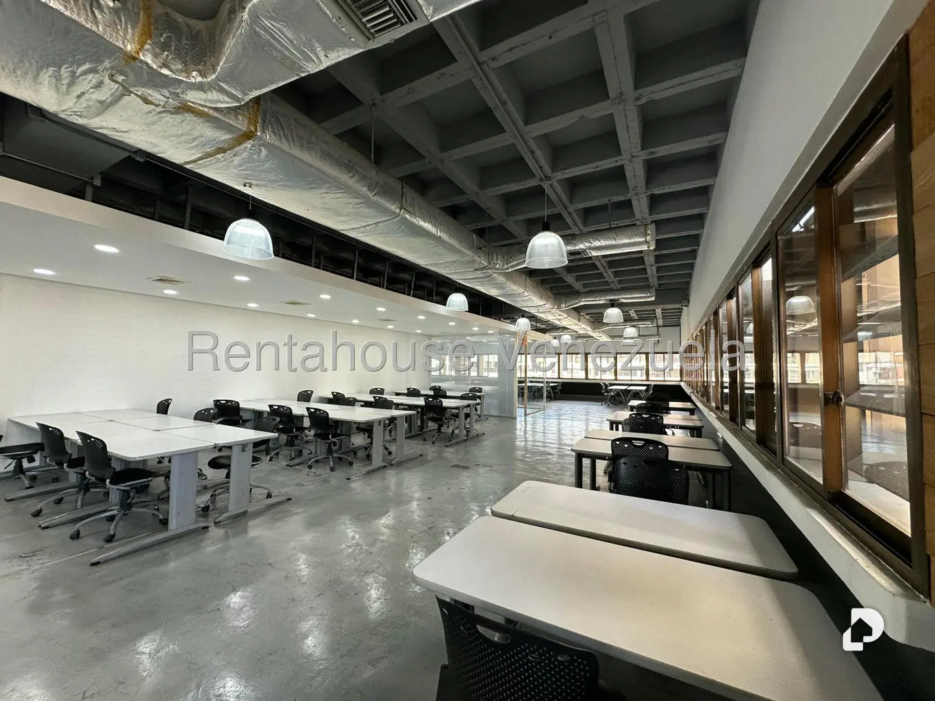 Oficina en Los Palos Grandes, Caracas
