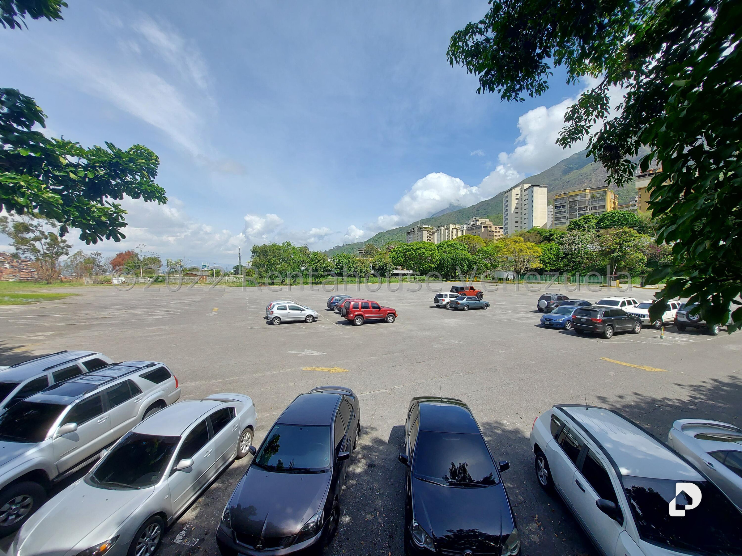 Oficina en Terrazas del Ávila, Caracas – 21
