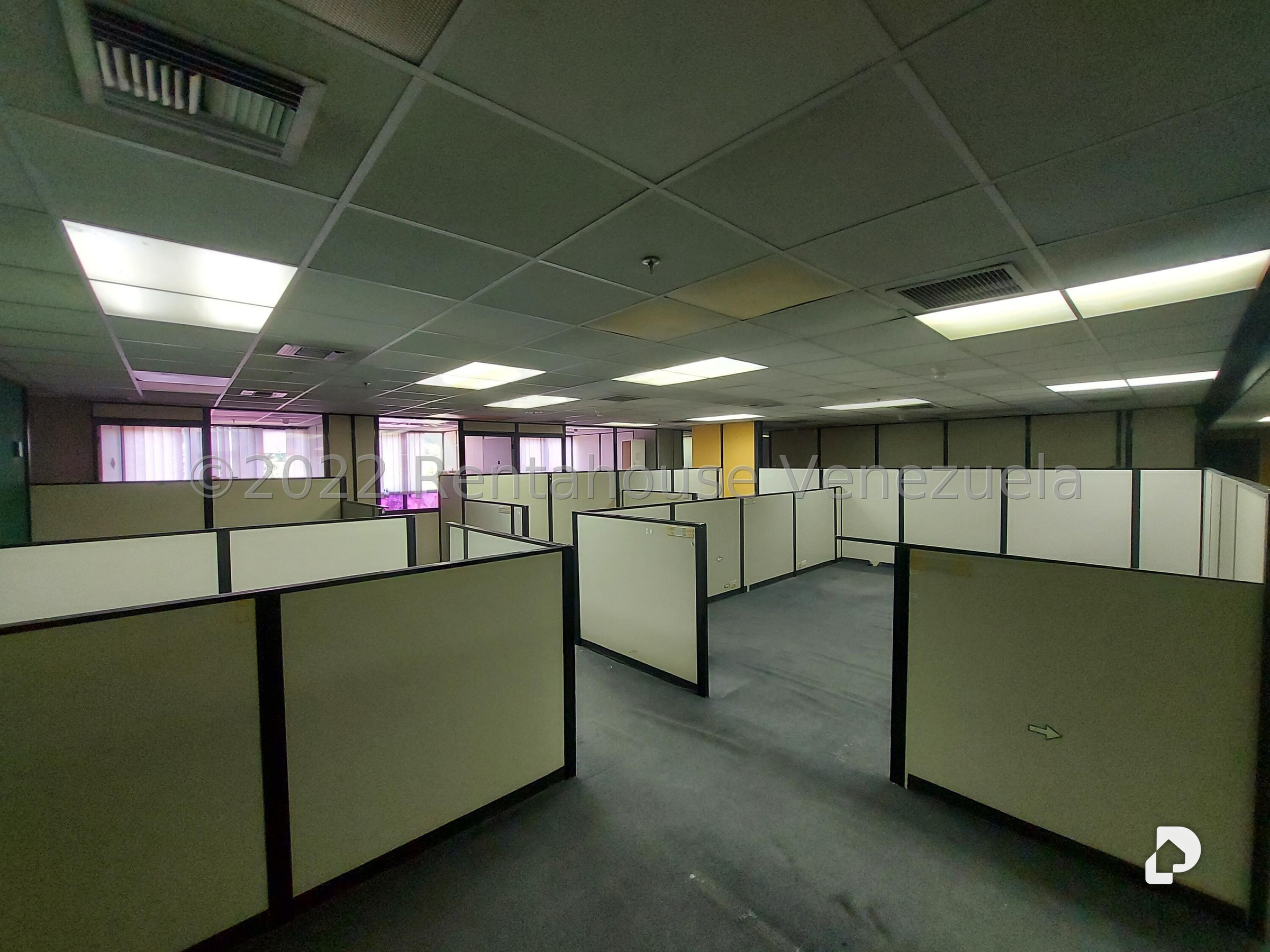 Oficina en Terrazas del Ávila, Caracas – 14