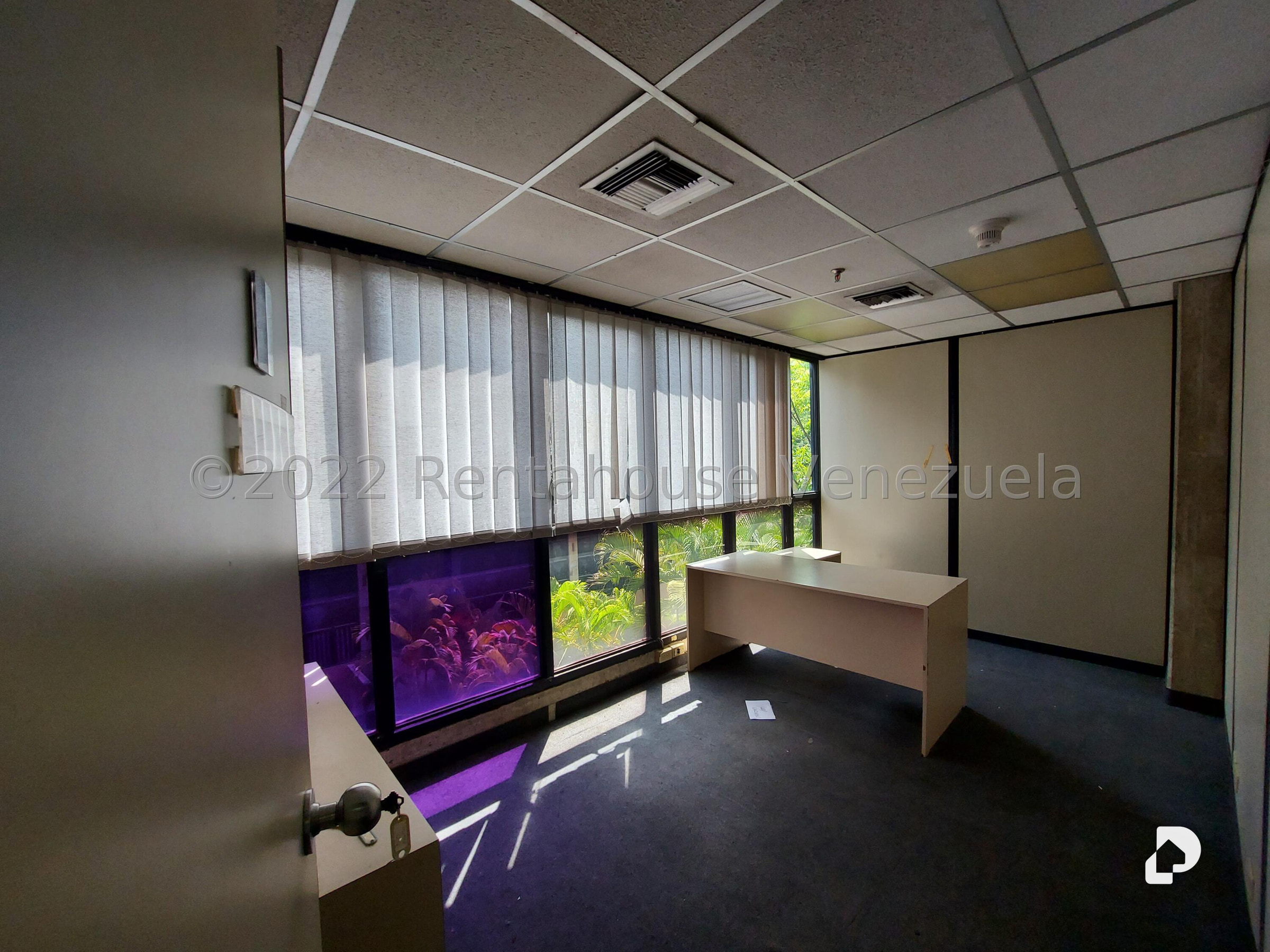 Oficina en Terrazas del Ávila, Caracas – 11