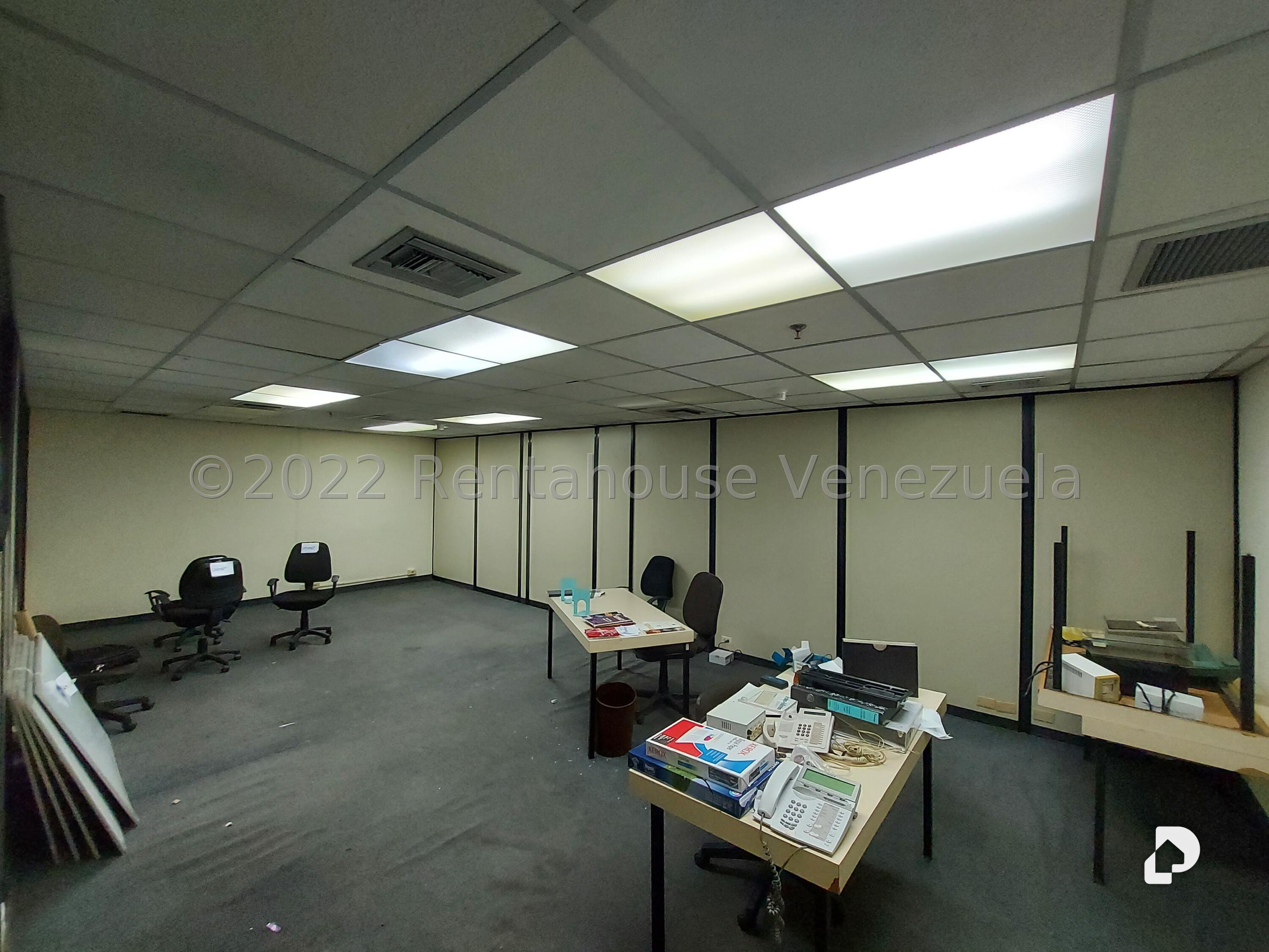 Oficina en Terrazas del Ávila, Caracas – 8