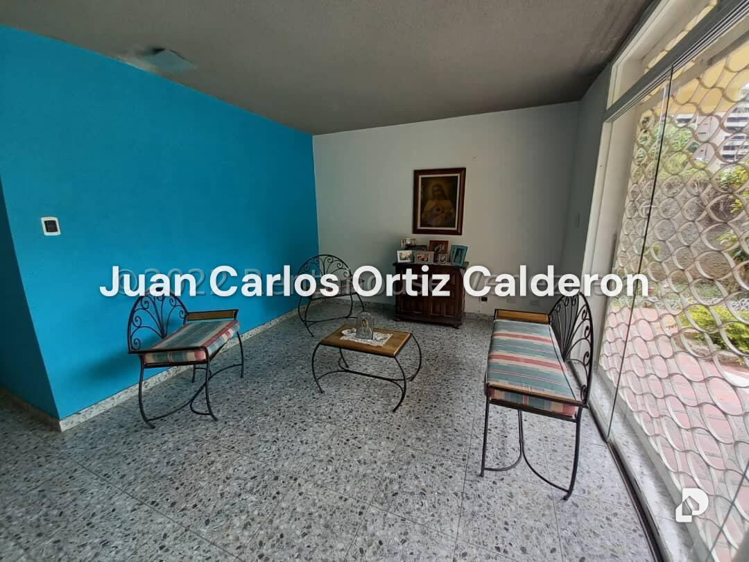 Terreno en Santa Eduvigis, Caracas – 17