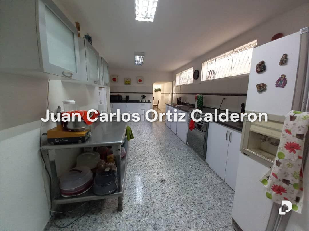 Terreno en Santa Eduvigis, Caracas – 19