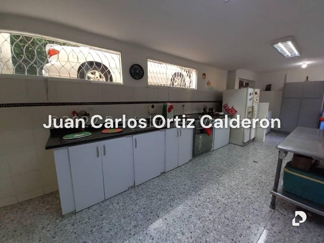 Terreno en Santa Eduvigis, Caracas – 23
